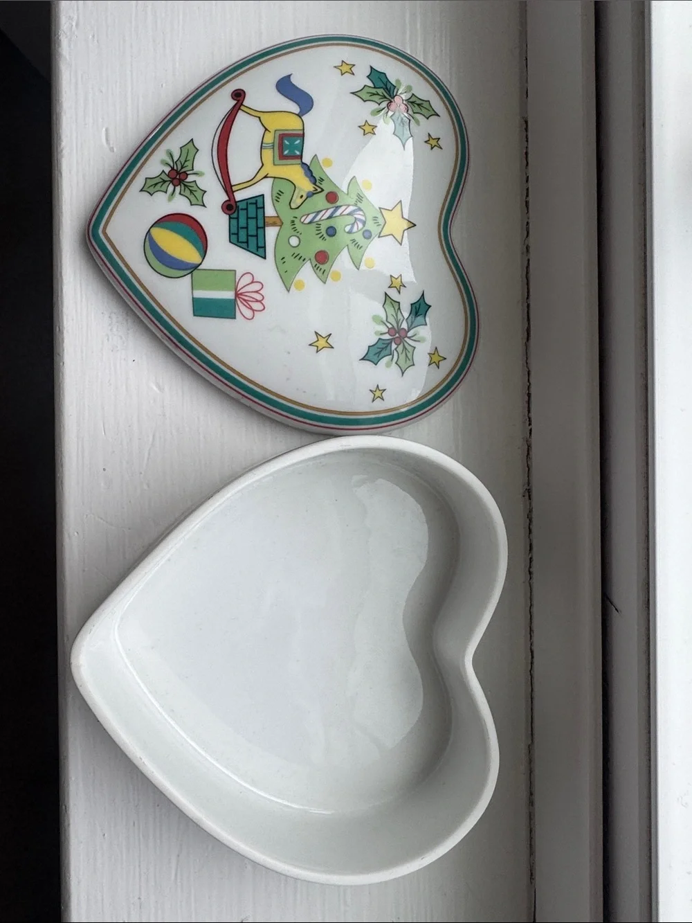 Heart-Shaped Trinket Dishes - White with Multicolor Holiday Motif